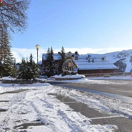 Meribel: 2 Pieces, 5 Pers, Proche Pistes Et Commerces - Fr-1-180-94