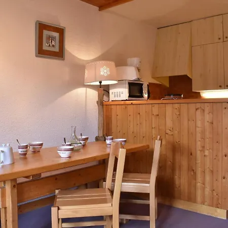 Meribel: 2 Pieces, 5 Pers, Proche Pistes Et Commerces - Fr-1-180-94 Apartment *